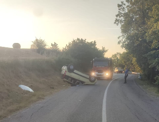 Teramo - Auto perde controllo e si ribalta, ferito 25enne